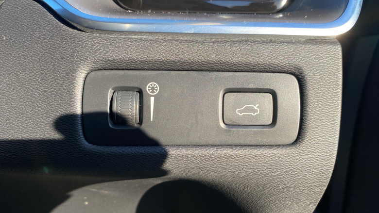 Volvo Xc60 2.0 B4D Momentum 5dr Geartronic Diesel Estate